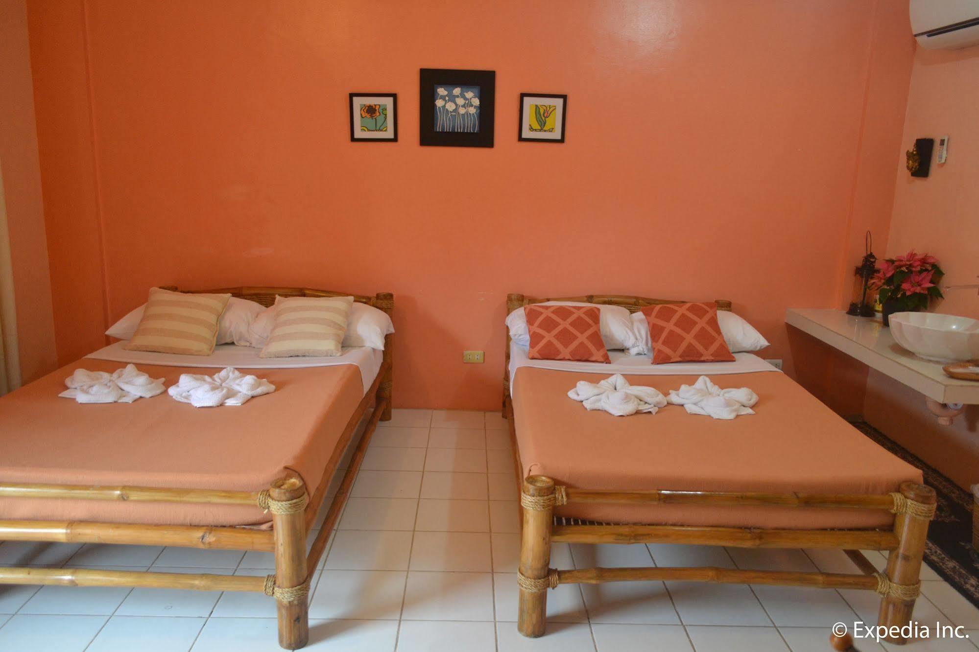 Lazea Tagaytay Inn Tagaytay City Ngoại thất bức ảnh